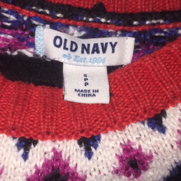 RED SWEATER - Picture 5 of 7